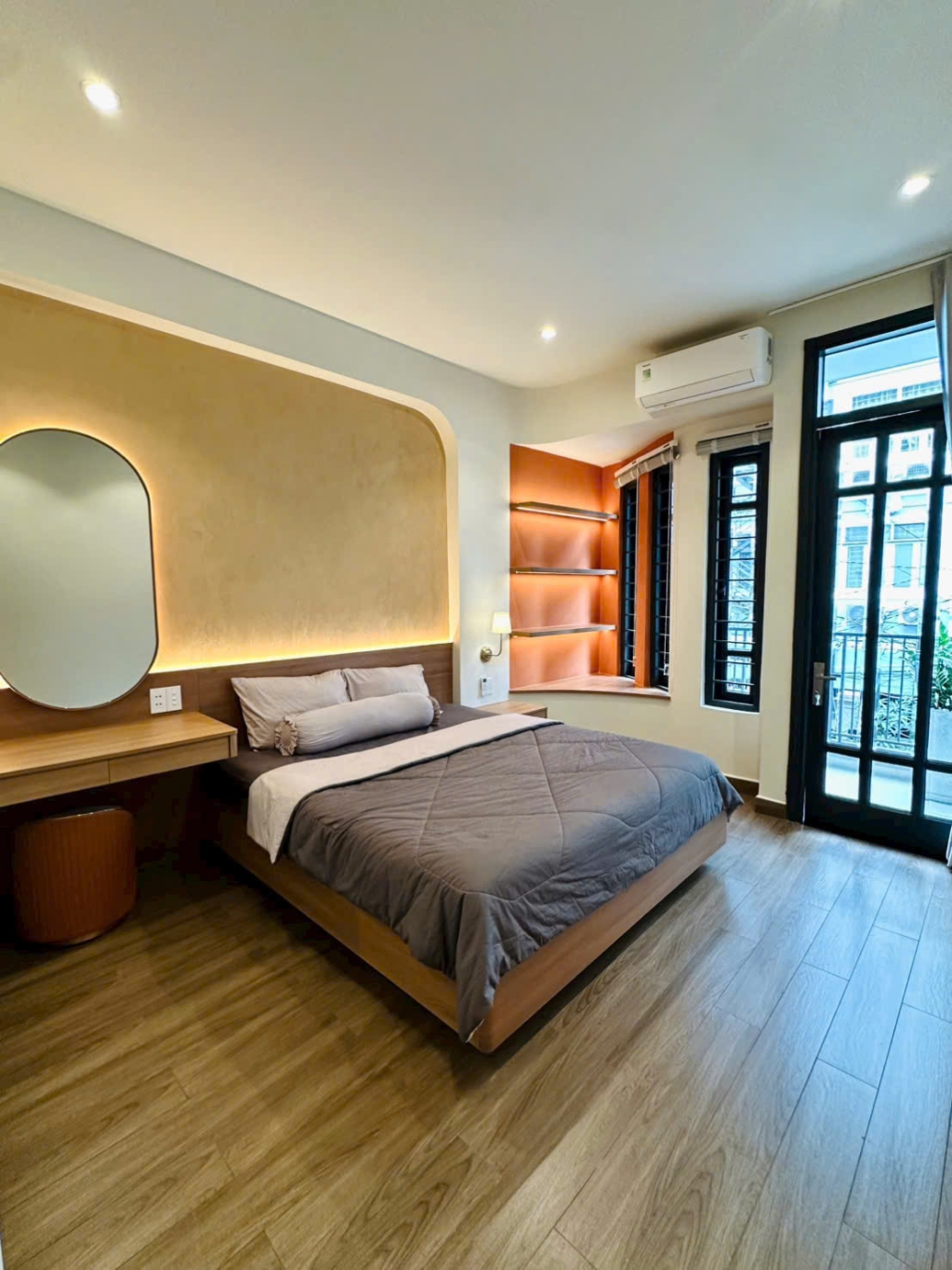 Nhà mặt tiền Nguyễn Hữu Tiến, Tân Phú, 80m², giá 12.8 tỷ - Thang máy sẵn sàng cho thuê!