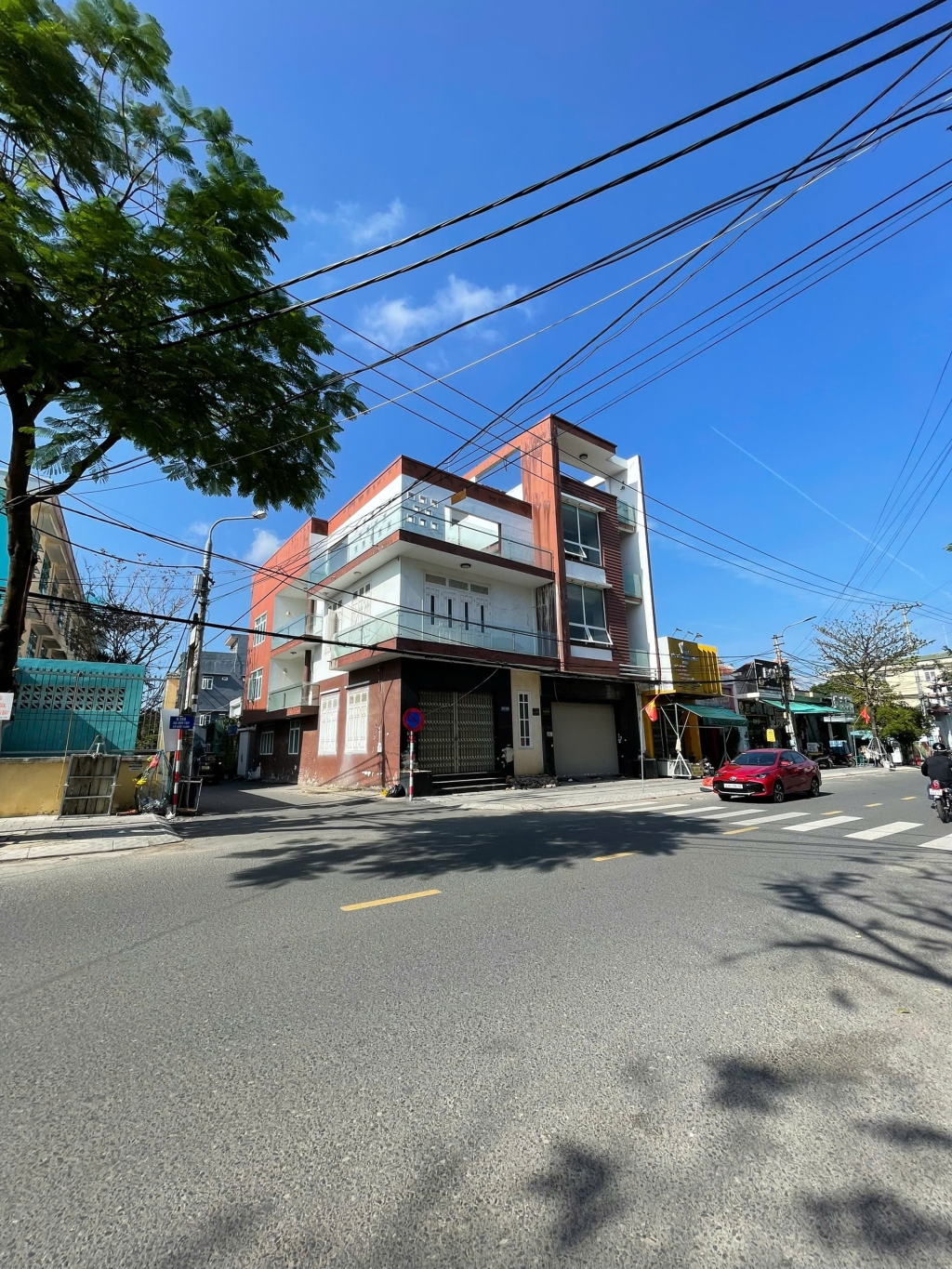 Nhà liền kề mặt tiền Hà Huy Tập - 97m² giá 12.5 tỷ - Cơ hội đầu tư hấp dẫn!