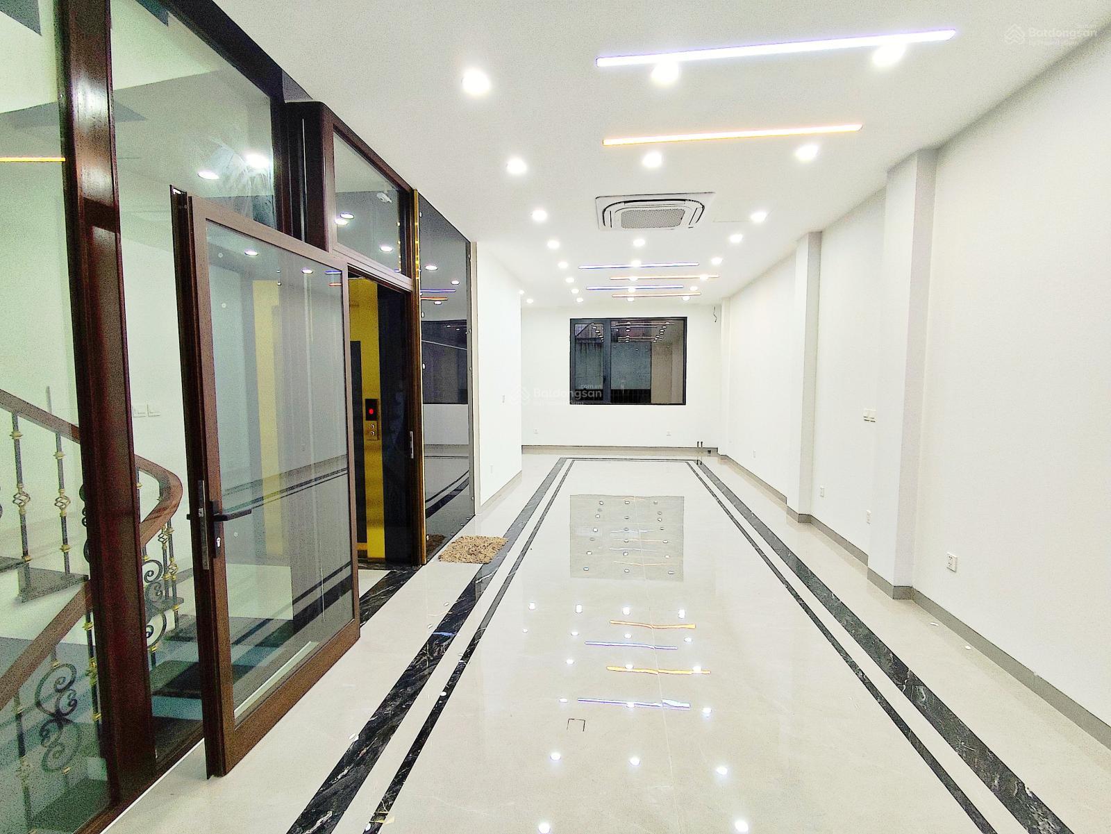 Văn phòng cho thuê Vạn Phúc Hà Đông 65m² giá chỉ 8,5 triệu - View hồ thoáng đãng!