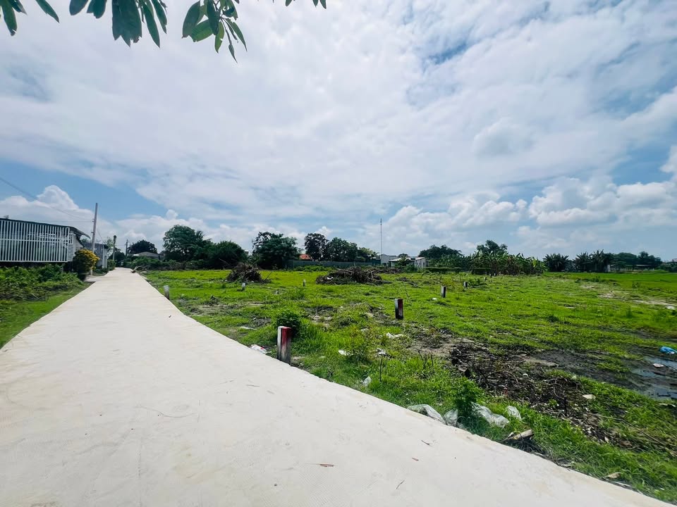 Đất Vườn 606m² Trung Tâm La Gi - Sổ Hồng Sẵn Sàng - Giá 690 Triệu