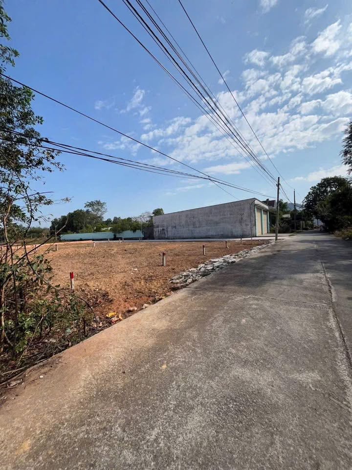 Đất nền Phú Quốc 170m² giá chỉ 2 tỷ - Mặt tiền trung đoàn 100% thổ cư