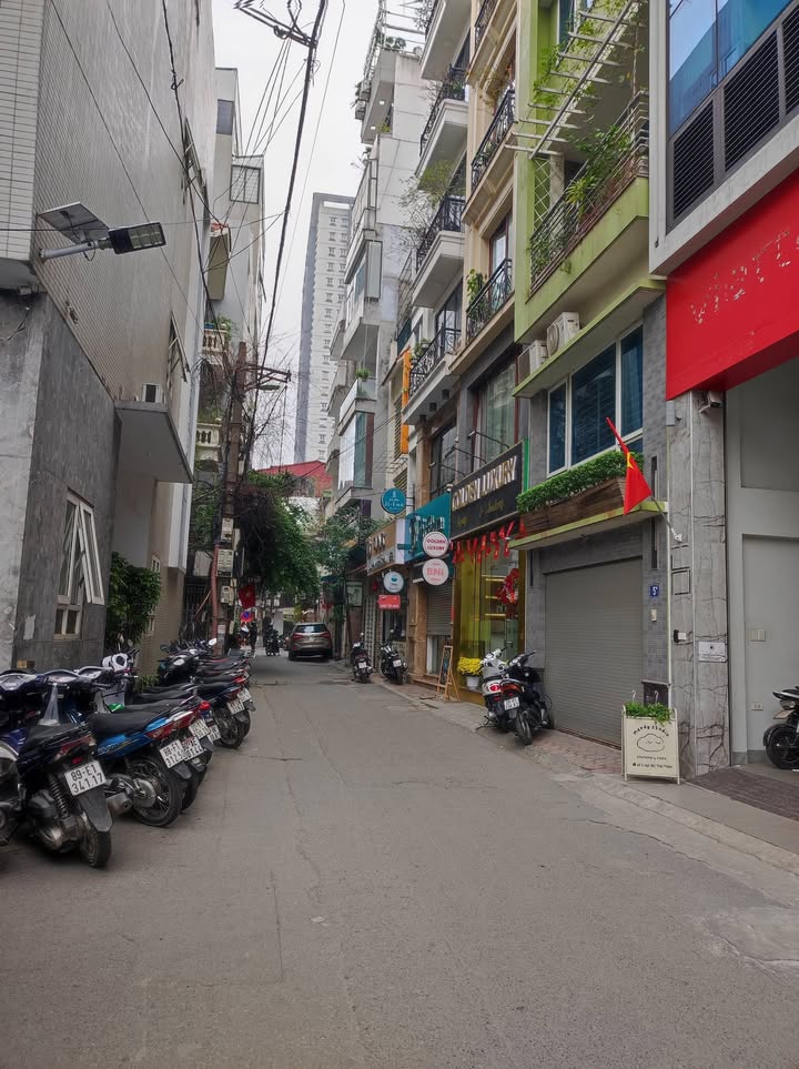 Nhà mặt ngõ Thái Hà 34m² giá 16.99 tỷ - Kinh doanh sầm uất!