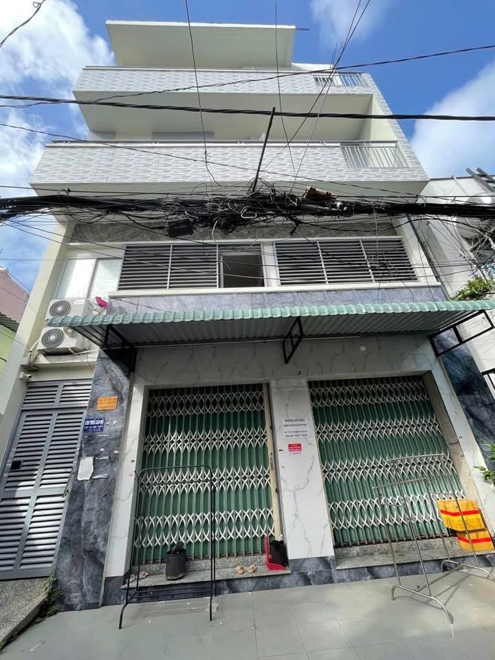 Toà nhà căn hộ dịch vụ tại Tân Bình 205m² giá 20.5 tỷ - Dòng tiền ổn định 100 triệu/tháng!