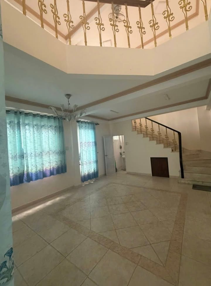 Nhà 4 tầng BTCT Hòa Hưng, Quận 10, 28m² giá 6.3 tỷ - Gần trung tâm thành phố!