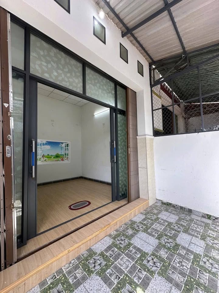 Nhà hẻm cạn Trần Hưng Đạo Quy Nhơn 5m² giá 1.65 tỷ - Vị trí trung tâm thuận tiện!