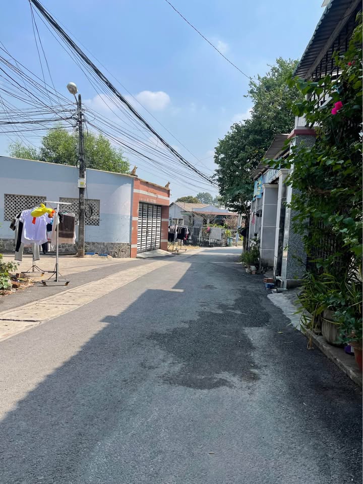 Nhà riêng Dĩ An 88m² giá 2.15 tỷ - Vị trí đẹp gần công viên