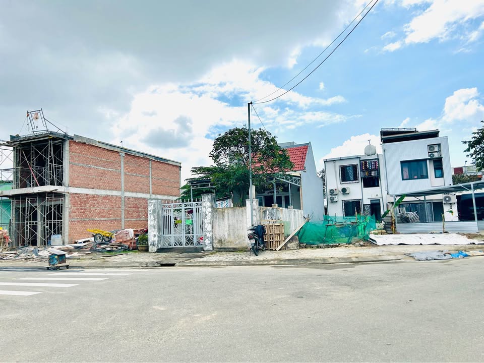Đất nền TDC Bá Tùng Đà Nẵng 143m² giá 4 tỷ - Vị trí đẹp, tiện ích đầy đủ!