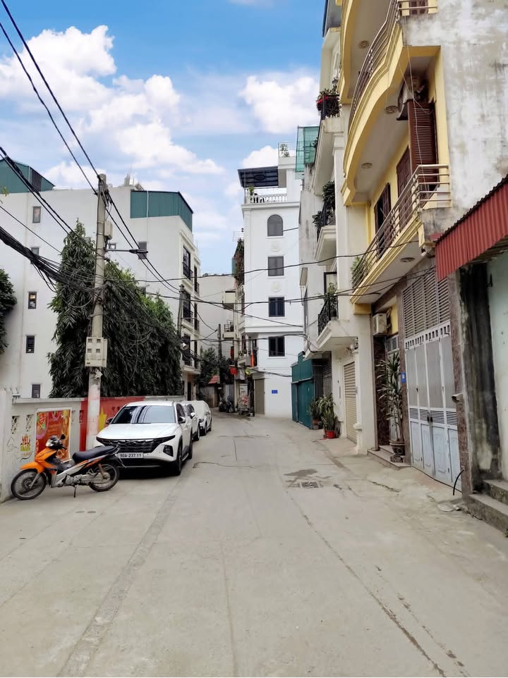 Nhà 7 tầng Phường Ngọc Thụy 52m² giá thương lượng - Đầu tư sinh lời ngay!