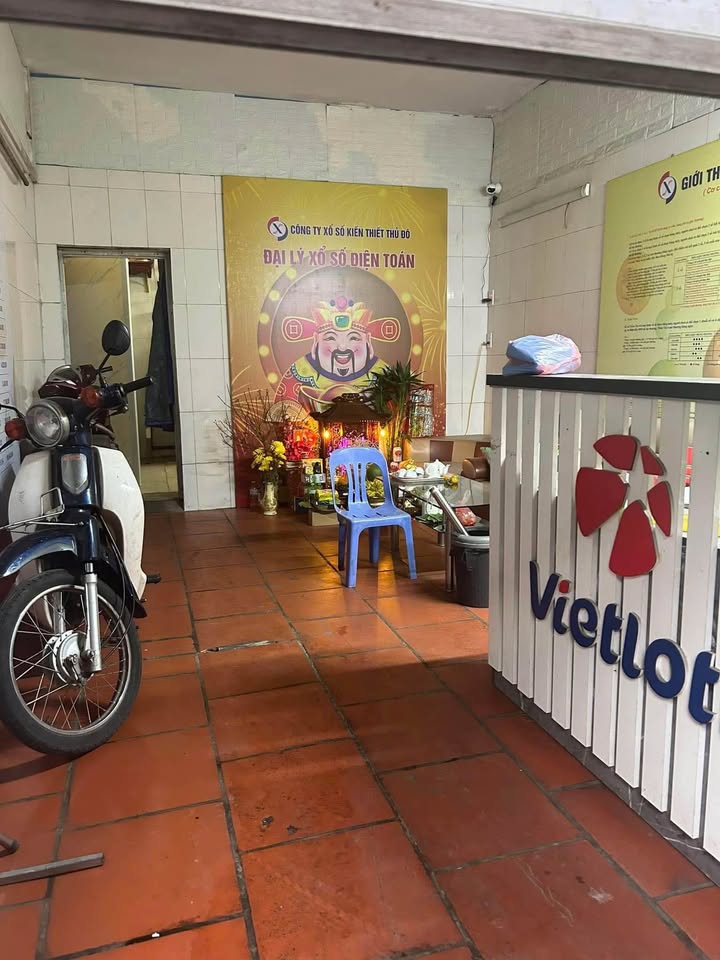 Nhà mặt ngõ Chợ Khâm Thiên 50m² giá 20.5 tỷ - Kinh doanh sầm uất!