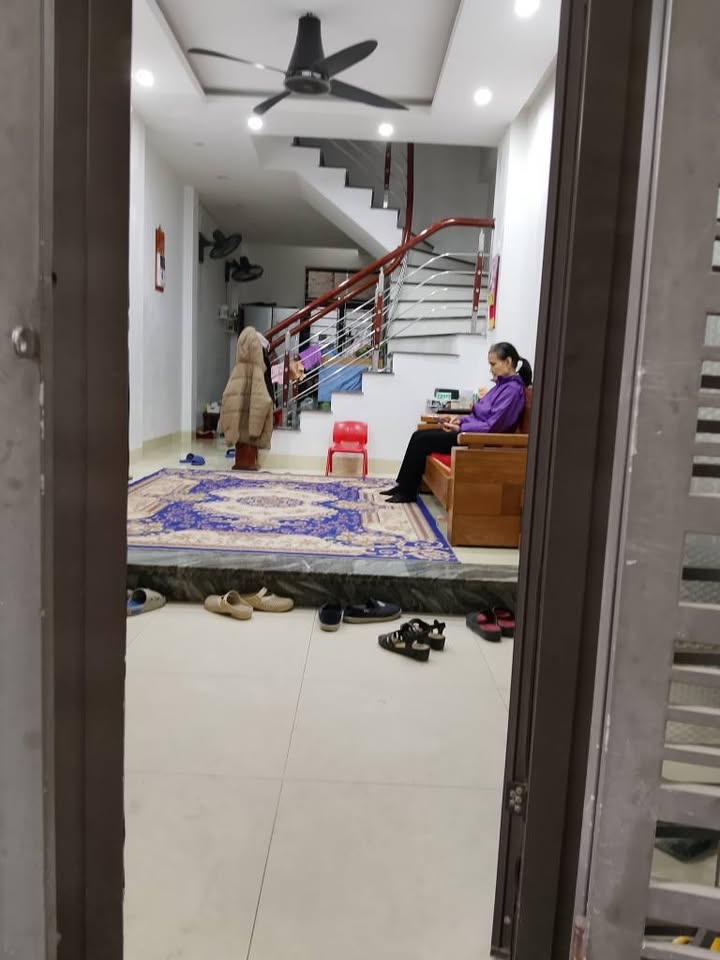 Nhà riêng Phúc Đồng, Long Biên 42m² giá 8.5 tỷ - Ô tô đỗ cửa, gần hồ điều hòa!