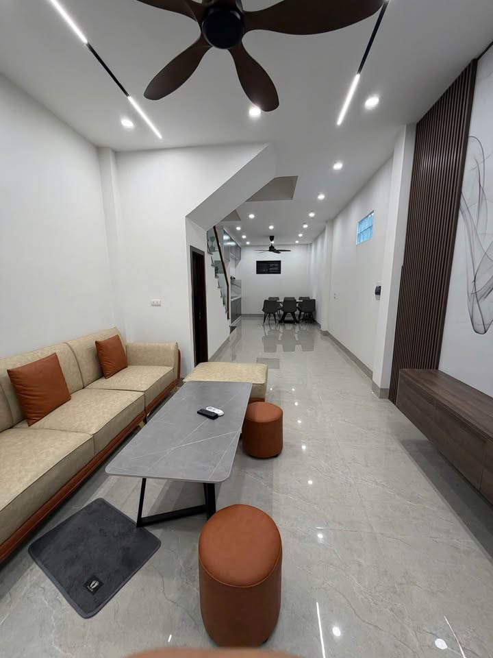 Nhà phố Sài Đồng 51m² giá thỏa thuận - Full nội thất, ô tô tránh!