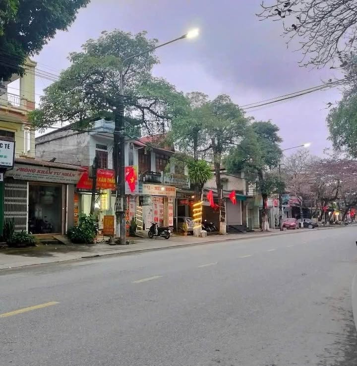 Đất thổ cư 80m² gần cổng bệnh viện Vị Xuyên - Giá 1.4 tỷ, kinh doanh thuận lợi!