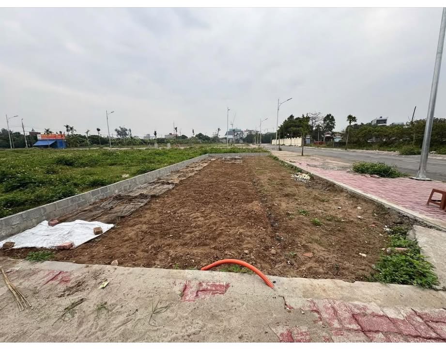 Đất nền lô góc Tô Ngọc Vân, Quận Tây Hồ, 94m² giá 4 tỷ - Vị trí đẹp, đầu tư sinh lời!