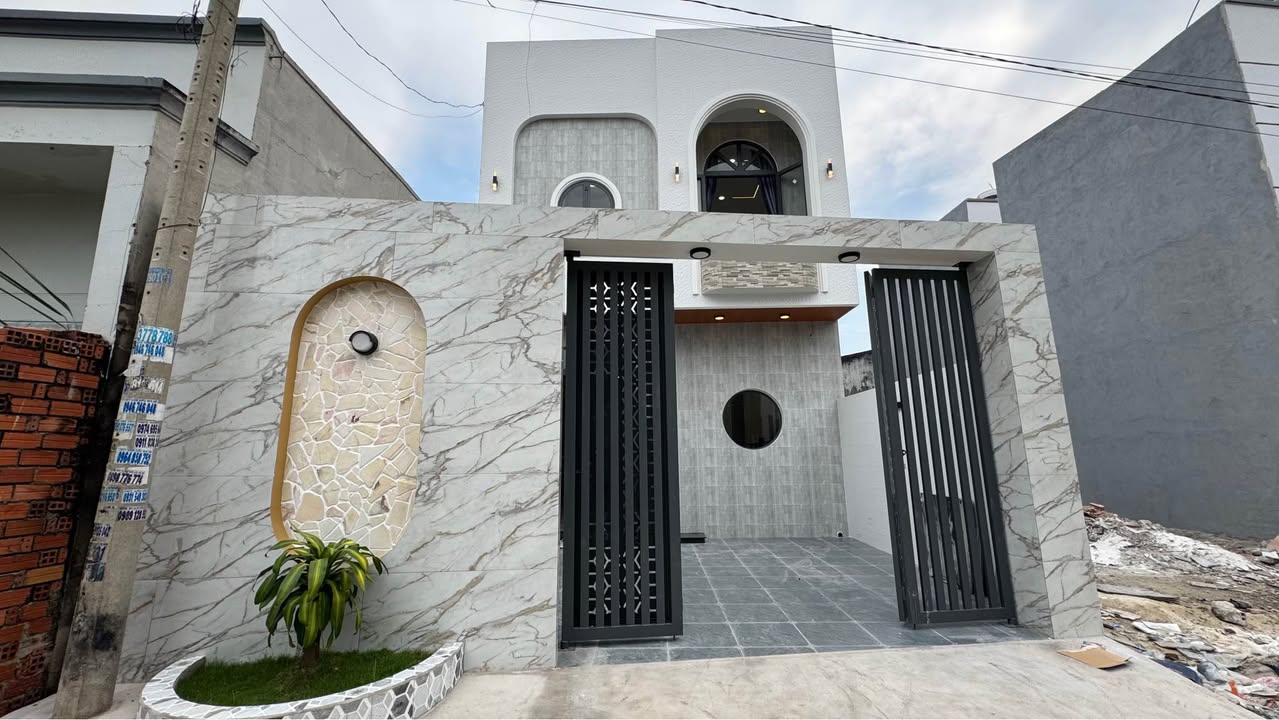 Nhà phố Kp Long Tân, Phường Long Hoa, 90m² giá 1.989 tỷ - Cơ hội đầu tư tuyệt vời!