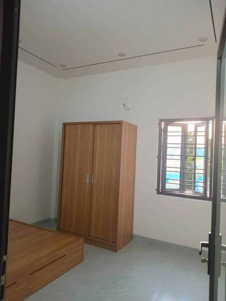 Phòng cho thuê tại ngõ đường Văn Cao, 20m² giá 2 triệu - Không chung chủ, đầy đủ tiện nghi!