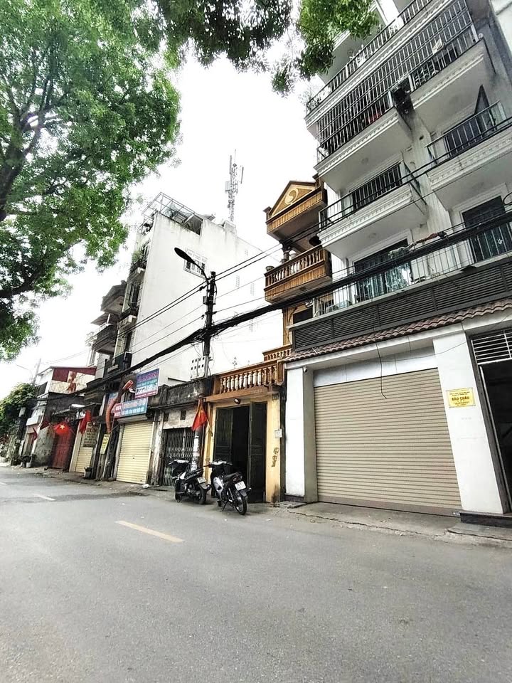 FrontHouse tại phố Đức Giang, 60m² giá thỏa thuận - Mặt phố đẹp, ô tô tránh