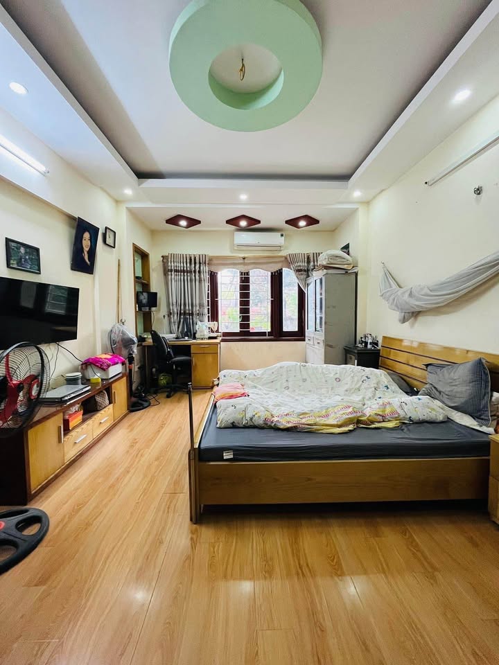 Căn hộ dịch vụ phố Đội Cấn 250m² giá 40 tỷ - Lợi nhuận khủng hàng tháng!