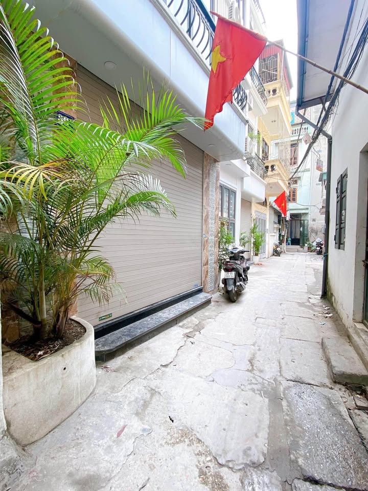 Nhà đẹp phố Nguyễn Khang 40m² giá 4.2 tỷ - Sẵn sàng ở ngay!