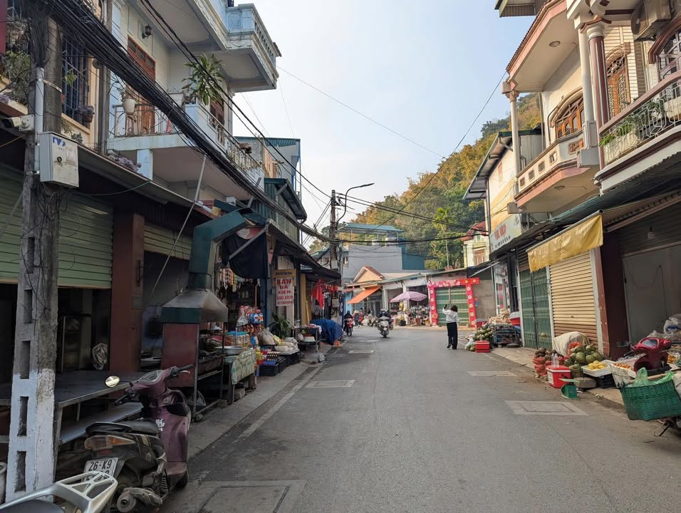 Nhà mặt tiền chợ 308, Sơn La 94.5m² giá 3 tỷ - Đầu tư sinh lời ngay!