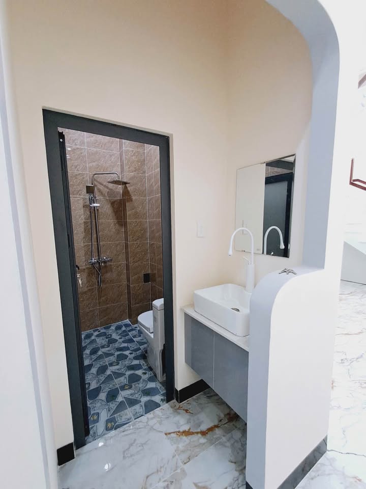 Nhà lầu đúc mới 88m² tại Ấp 3B, Phường Đạo Thạnh - Giá chỉ 2.25 tỷ!