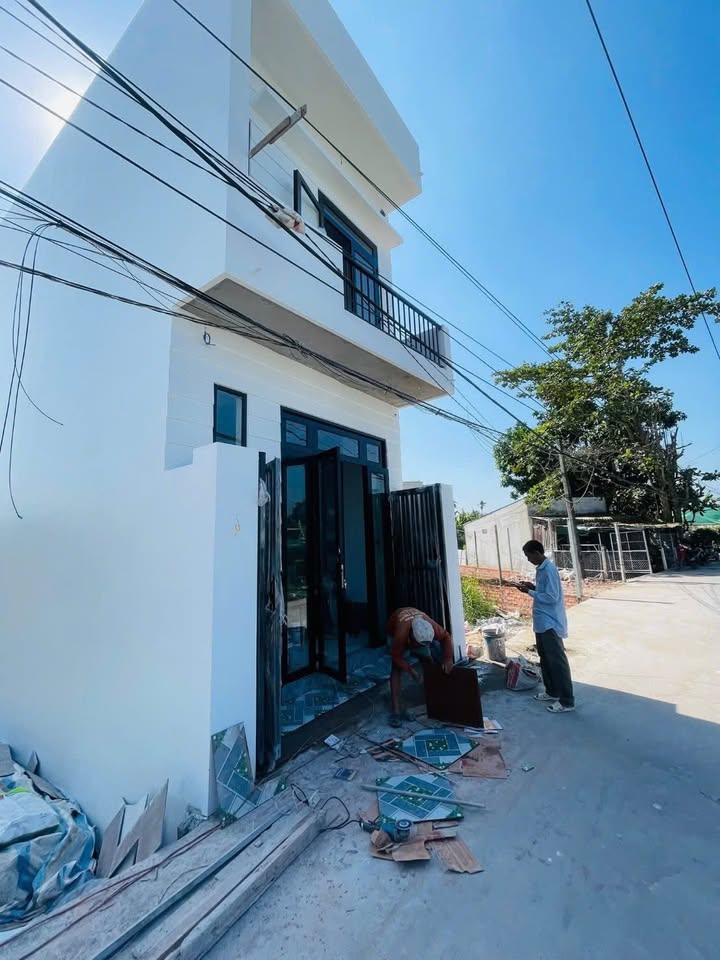 Nhà trệt lầu đường Huỳnh Thị Nở, 43m² giá 1.55 tỷ - Dọn vào ở ngay!