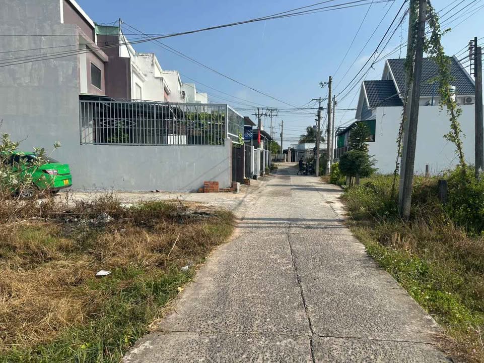 Đất Thổ Cư 100m² Hàm Liêm, Bình Thuận - Giá 780 Triệu, Sổ Đỏ Sẵn Sàng