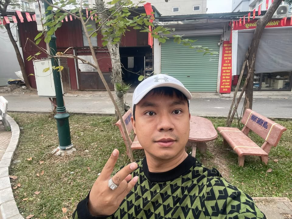 Nhà cấp 4 Giang Biên 30m² giá 5 tỷ - Đối diện vườn hoa, kinh doanh thuận lợi!