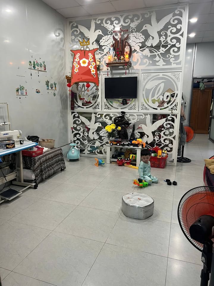 Nhà mặt tiền kinh doanh tại Phường Tân Định, Bến Cát - 95m² giá 1.6 tỷ - Vị trí đắc địa sát chợ!