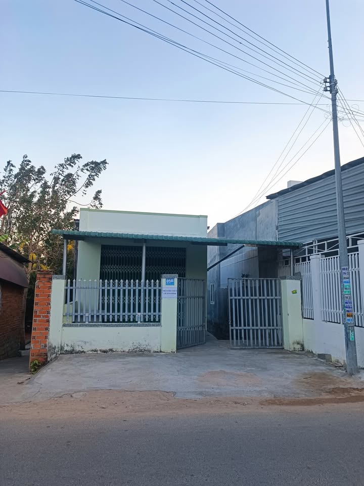 Nhà mặt đường Phạm Ngũ Lão, 40m² giá 2.2 triệu - Vị trí đắc địa cho thuê!