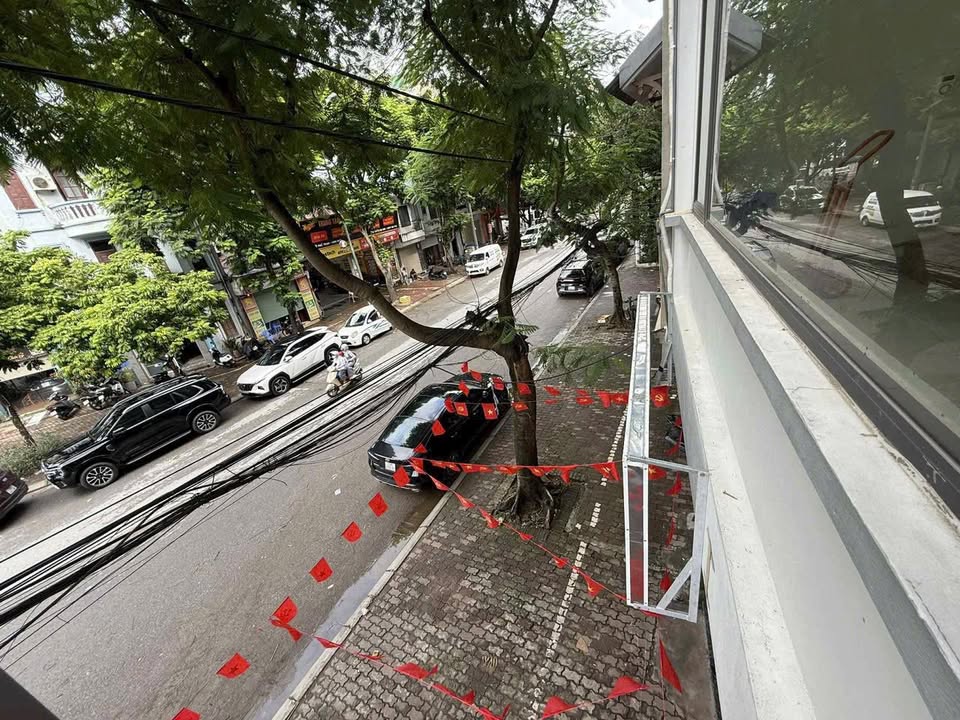 Văn phòng cho thuê tại Phố Trạm Long Biên 70m² - Chính chủ, giá hợp lý!