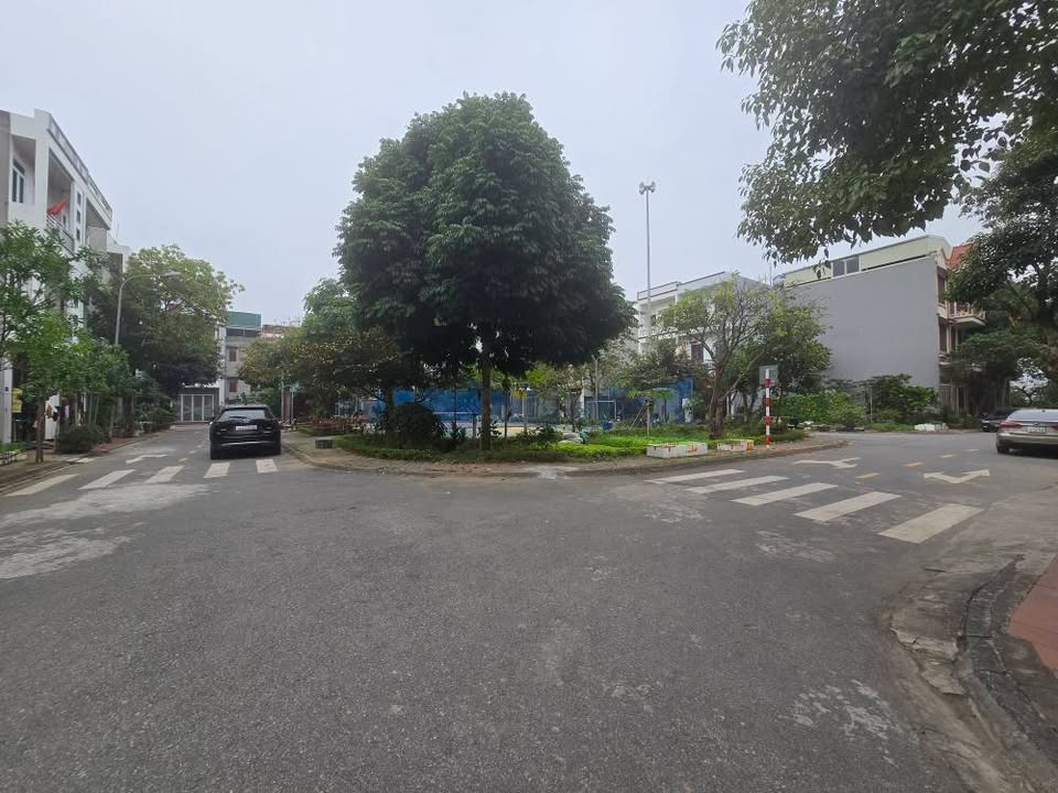 Đất nền Khu Đô Thị Vạn Lộc Hải Dương 69,75m² giá 3 tỷ - Nằm sát vườn hoa thoáng mát!