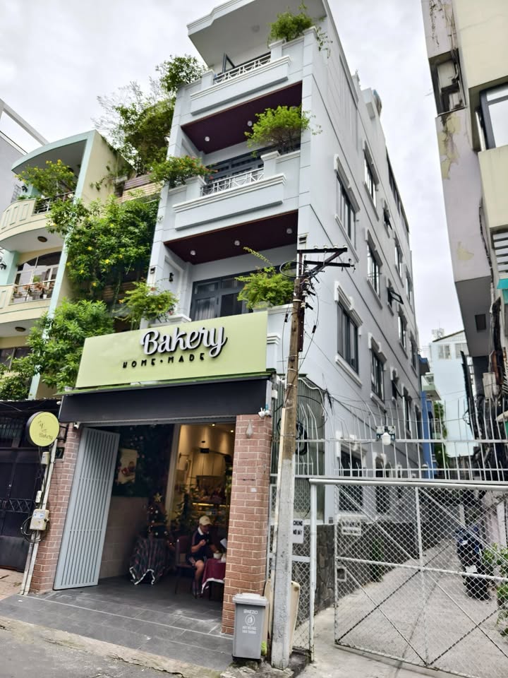 Nhà mặt phố Láng Hạ 39m² giá 20 tỷ - Lô góc, kinh doanh đắc địa!