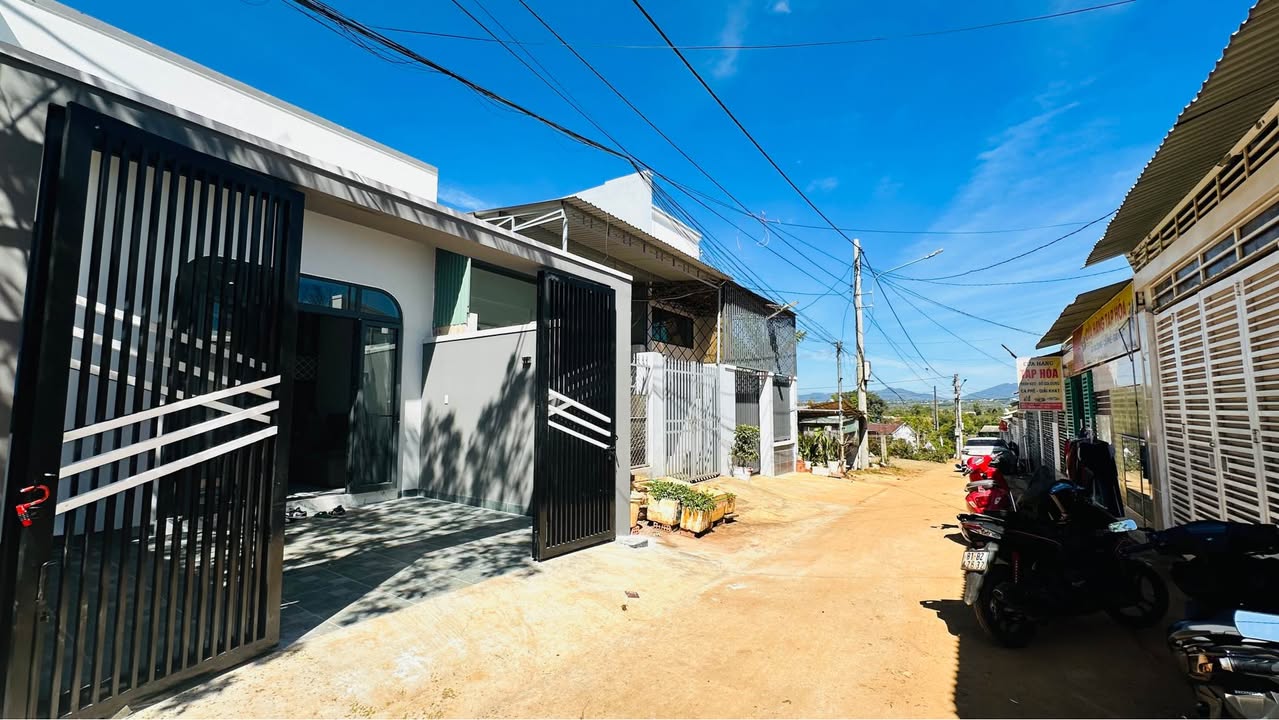 Nhà cấp 4 Hẻm Cô Bắc, Pleiku 90m² giá 1.6 tỷ - Ô tô vào tận nhà!