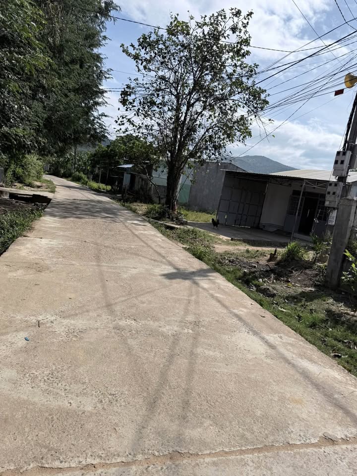 Đất nền đẹp tại xã Chư Hreng - 648m² thổ cư 100% - Giá thỏa thuận!