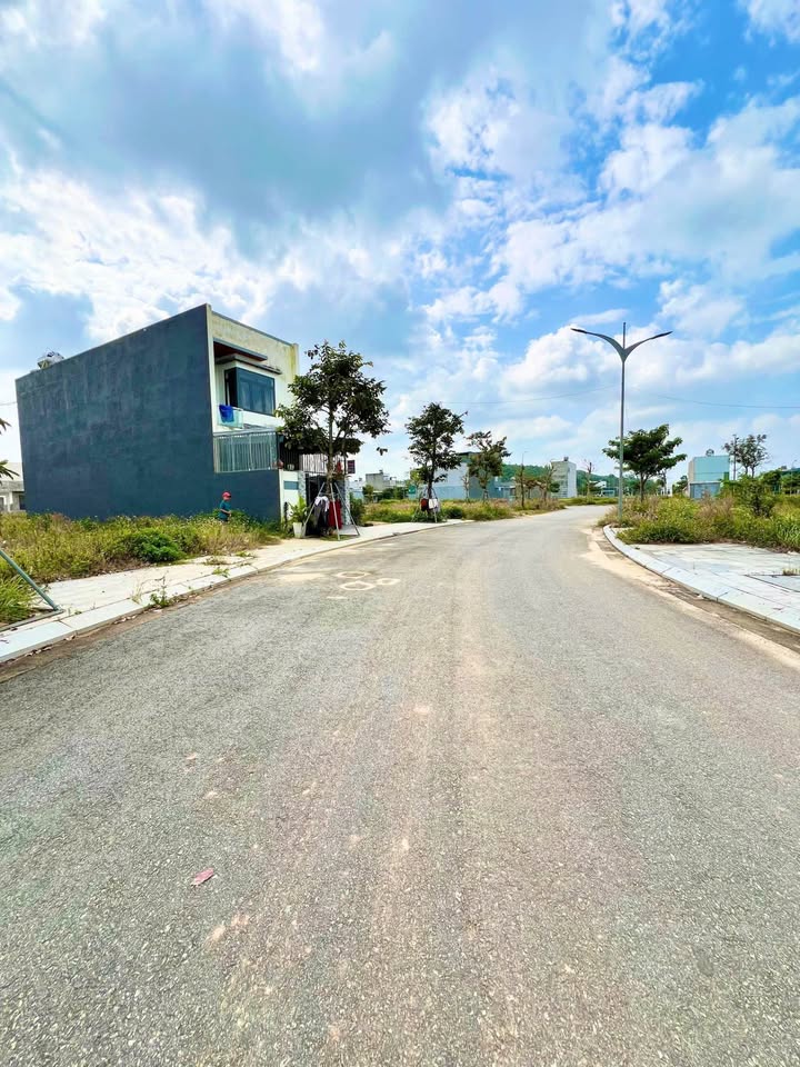 Đất nền KDC 577 Quảng Ngãi 150m² giá chỉ 1.7 tỷ - Đối diện công viên!