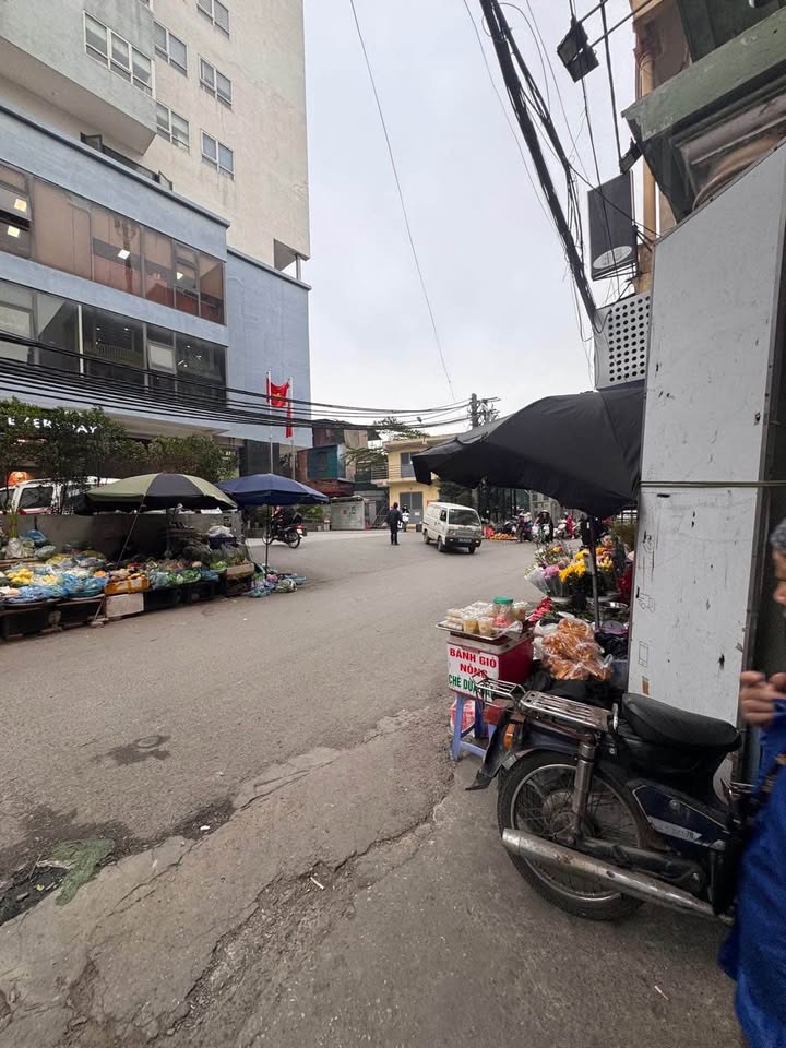 Nhà lô góc Chính Kinh, Thanh Xuân 34m² giá 900 triệu - Đầu tư an toàn, thanh khoản tốt!