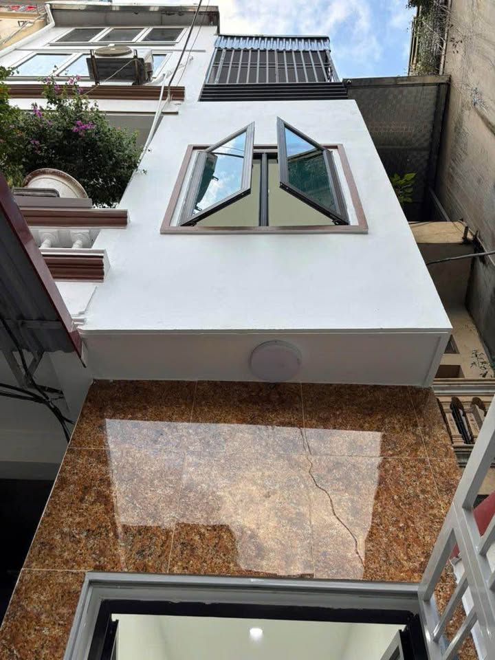 Nhà phố Văn Chương 25m² giá 3 tỷ - Ô tô đỗ cửa, sổ đỏ chính chủ