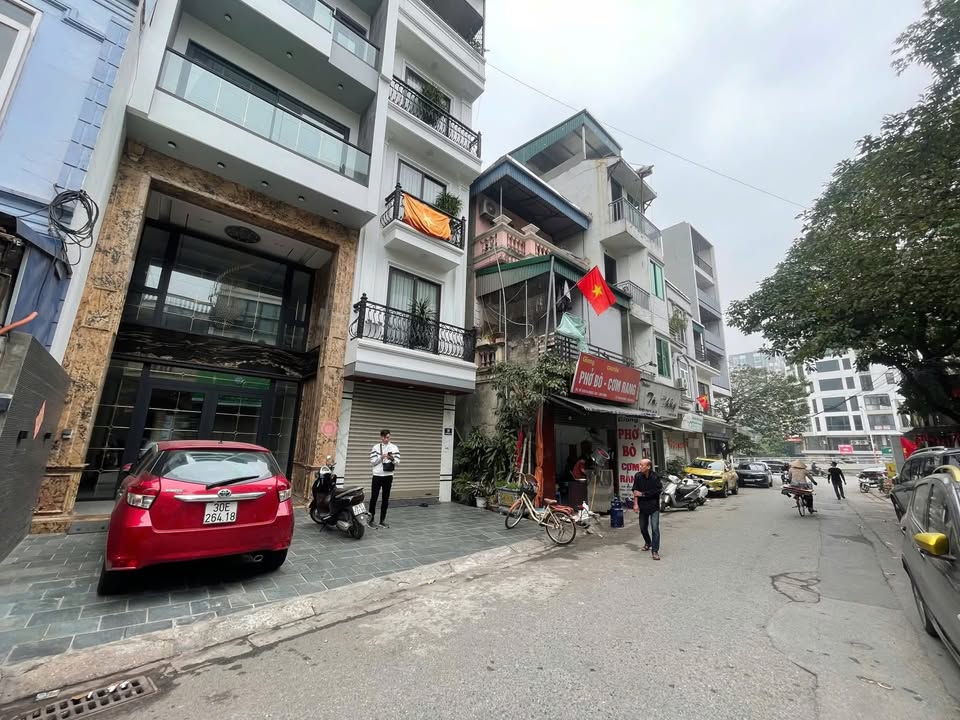 FrontHouse phố Việt Hưng, Long Biên 50m² giá 15 tỷ - Kinh doanh đỉnh cao!