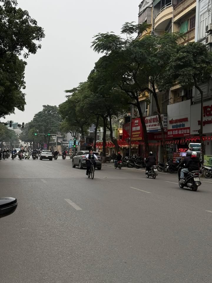 Nhà phố Lê Thanh Nghị, Quận Hai Bà Trưng 42m² giá 12 tỷ - Thiết kế hiện đại có thang máy!