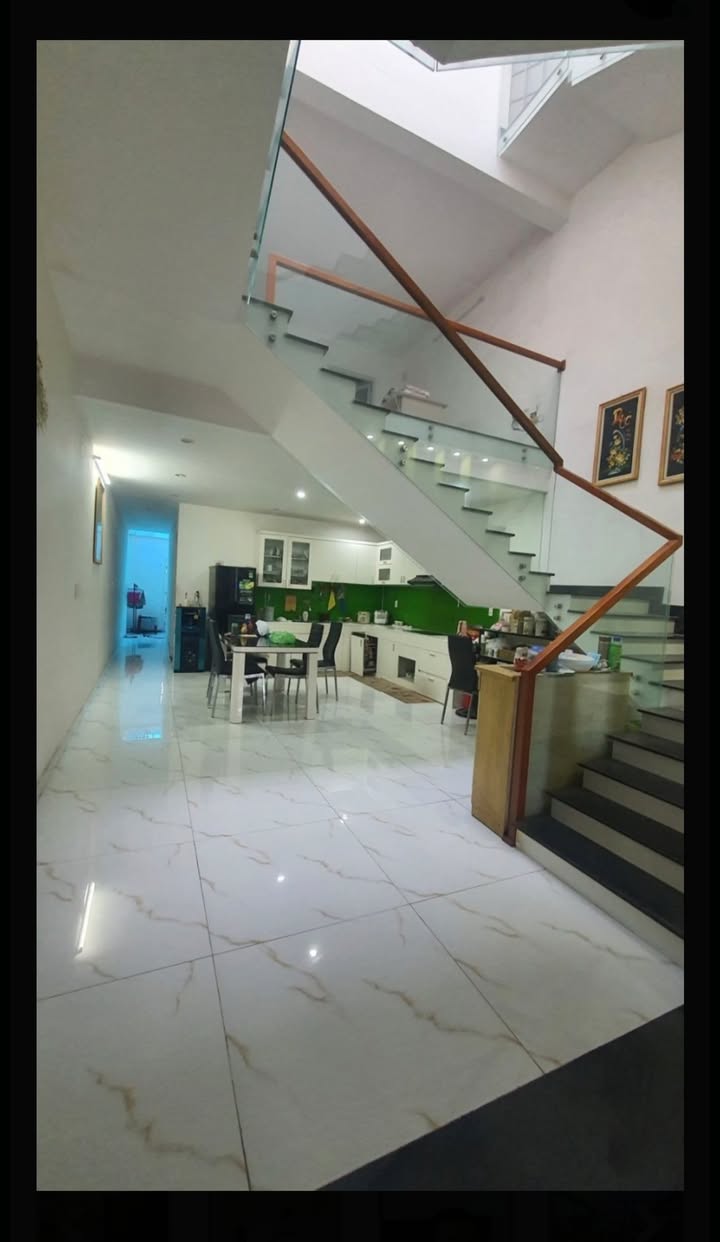 Nhà FrontHouse 3 tầng mặt tiền Bùi Chát, Đà Nẵng 132m² giá 5.49 tỷ - Cơ hội đầu tư tuyệt vời!