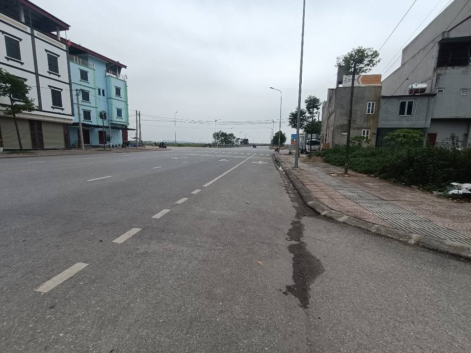 Đất nền Quế Võ Bắc Ninh 200m² giá 8 tỷ - Vị trí đắc địa cho đầu tư!