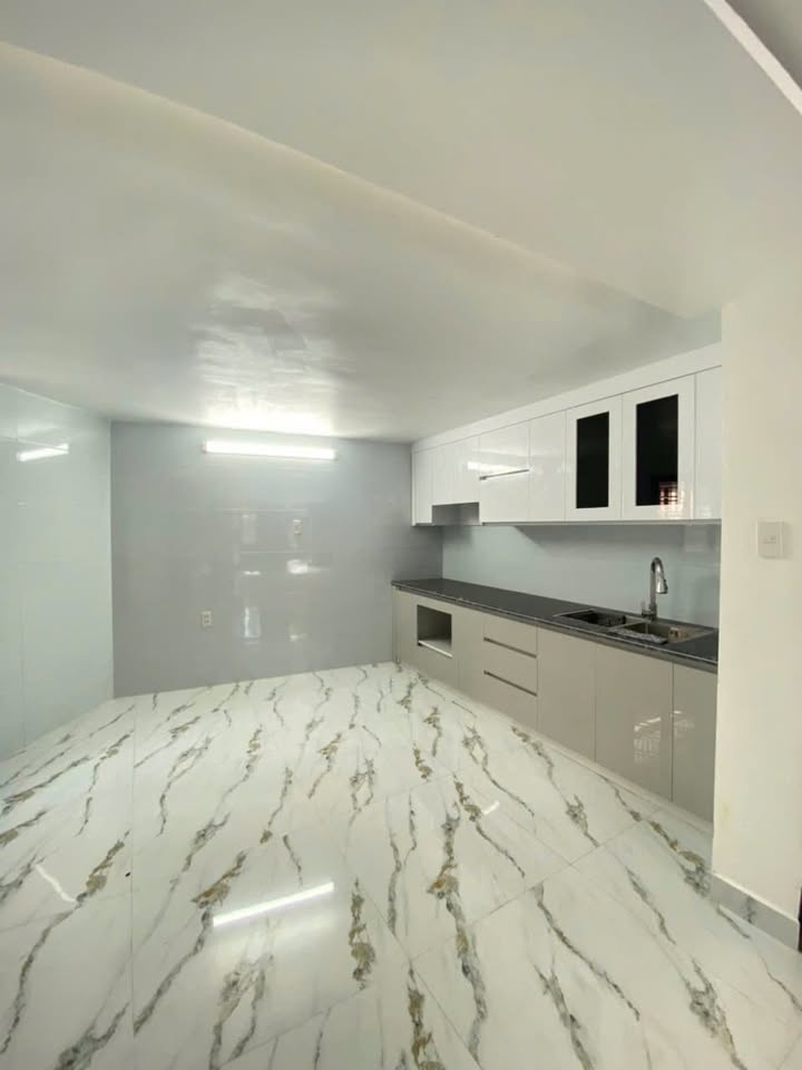 Nhà riêng cho thuê tại Trần Nguyên Hãn 77m² giá 7 triệu - Sân cổng riêng tiện lợi!