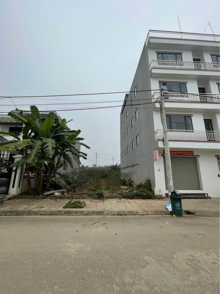 Nhà ở tái định cư Bờ Siu Phú Thọ 300m² giá 4 tỷ - Đường lớn, giao thông thuận tiện!