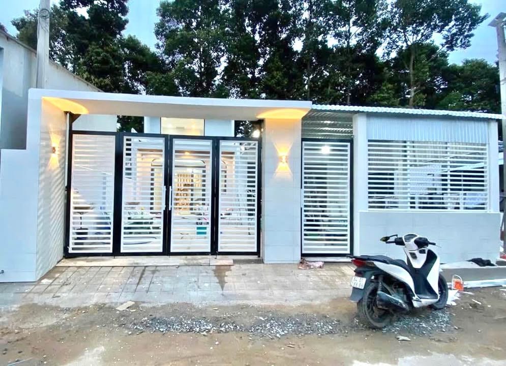 Nhà hẻm đường Sơn Thông, Trà Vinh 200m² giá 2 tỷ - Nhà kiên cố hiện đại, tặng nội thất cơ bản!