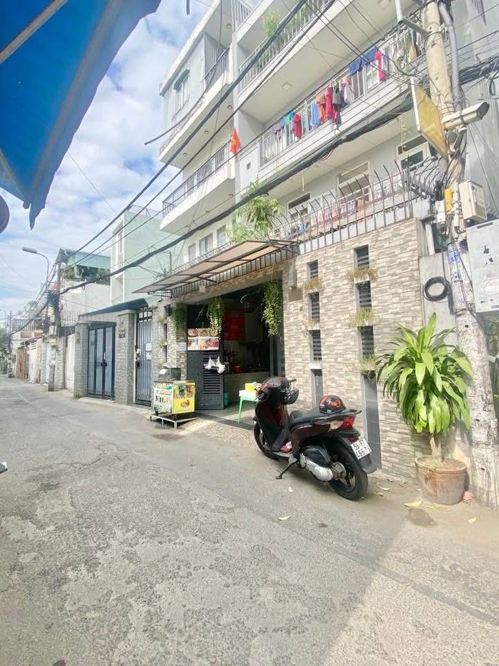 Nhà Gò Vấp 108m² giá 20 tỷ - Ô tô tải vào tận nơi, gần trường học!