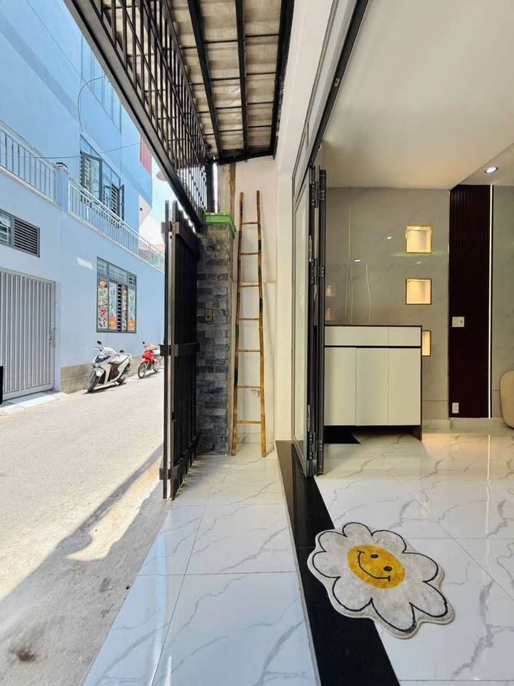 Nhà phố Quận 7 gần Vincom Nam Long 58m² giá 5 tỷ - Full nội thất sang trọng!