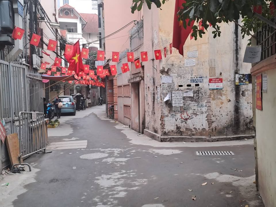 Nhà mặt tiền Đường Xuân Thủy, 57m² giá 15 tỷ - Ngõ ô tô tránh, vị trí đắc địa!