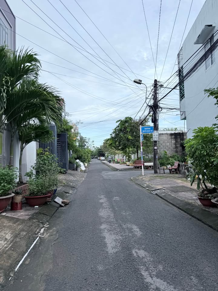 Nhà 1 trệt 1 lầu đường Bông Văn Dĩa, Cà Mau 90m² giá 3 tỷ - Nội thất đầy đủ, sẵn sàng vào ở!