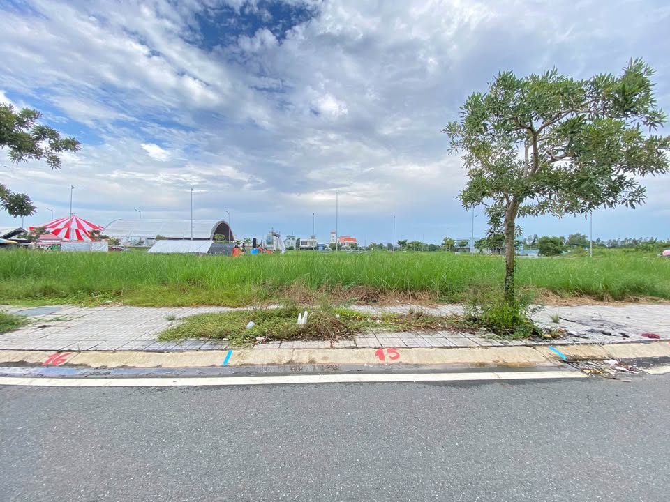 Đất nền Golden City Long Xuyên 90m² giá 2.4 tỷ - Cơ hội đầu tư hấp dẫn!