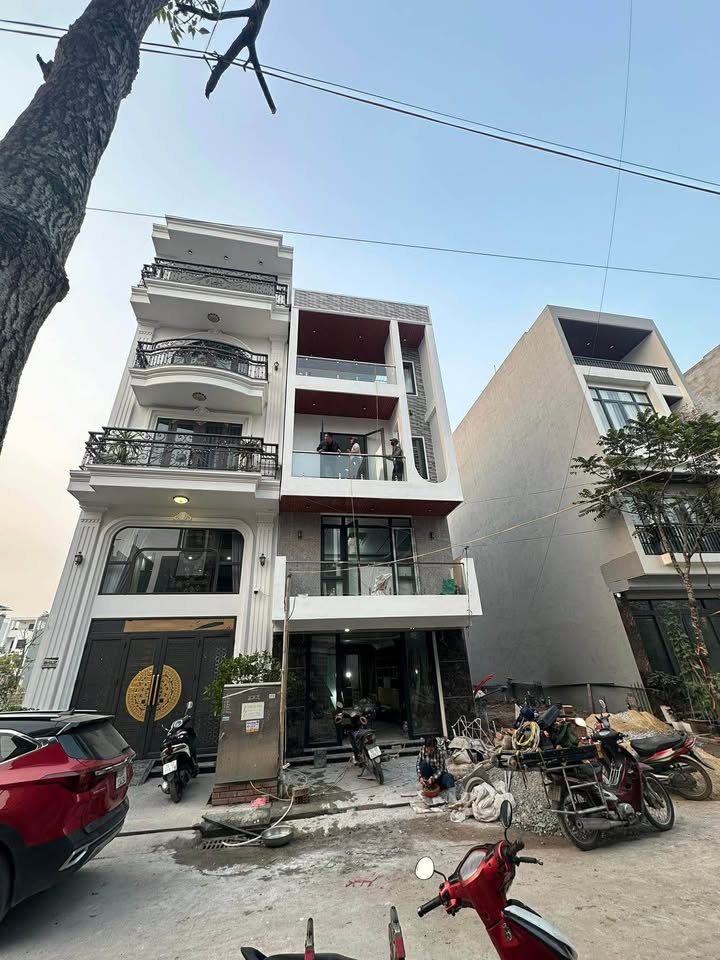 Nhà Mặt Tiền Mỹ Trung Nam Định 60m² 4 Tầng - Giá 5.3 Tỷ